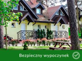 Pomorze Health&Family Resort -Domki całoroczne，位于乌斯特卡的度假村