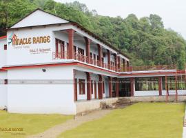 Hotel Pinnacle Range And Restaurant Dhampus，位于Kāskī的酒店