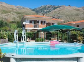 La Villa dei Limoni - Villa Panoramic with Pool，位于福尔米亚的度假屋