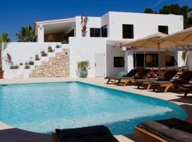 The Perfect Luxury Villa with Sensational Sea Views, Ibiza Villa 1063，位于塔拉曼卡的酒店