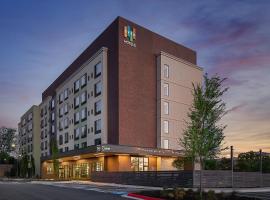 EVEN Hotel Alpharetta - Avalon Area by IHG，位于阿尔法利塔的酒店