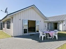Lochaber Lodge - Acacia Bay Holiday Home