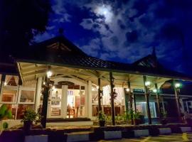 Sutera Sanctuary Lodges At Poring Hot Springs，位于拉瑙婆罗洲第一商场附近的酒店
