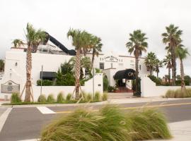 浅月湾酒店及餐厅 - 杰克逊维尔海滩（Jacksonville Beach），位于杰克逊维尔海滩的酒店