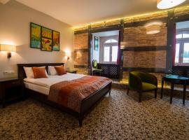 斯达卡酒店，位于奥普尔的带停车场的酒店