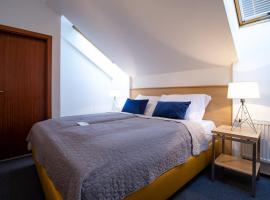 Greensgate Hotel Dýšina，位于Horomyslice的酒店