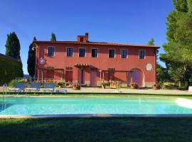 Casa vacanze Podere Marilla，位于佩乔利区的带泳池的酒店