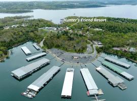 Hunter's Friend Resort Near Table Rock Lake，位于布兰森的度假村