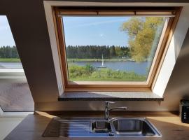 Herrlicher Nord und Süd-Blick direkt am Nord-Ostsee-Kanal，位于Breiholz的酒店