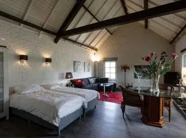 Room to rent with own entrance, living room and bathroom