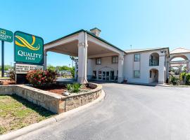 Quality Inn Three Rivers，位于Three Rivers的酒店