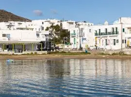 Casa Nileas for Cycladic summer living right on the bay and beach!