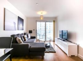 GuestReady - 2-Bdr Apartment with Balcony by The Thames，位于伦敦的酒店