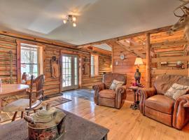 Spacious Mtn Cabin on 7 Private Acres in Athol!，位于Athol的酒店