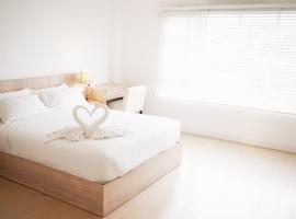 The White Garden Premier Saraburi，位于Ban Dao Ruang的酒店