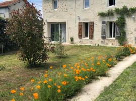 Gite Augirons，位于Saint-Ciers-sur-Gironde的酒店