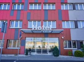 阿雷娜旅馆，位于霍穆托夫的高尔夫酒店
