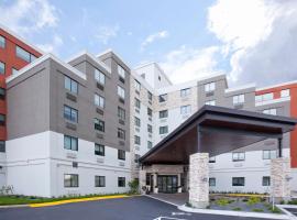 Holiday Inn Express Roseville-St. Paul by IHG，位于罗斯维尔的酒店