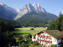 Boutique Hotel Längenfelder Hof，位于格赖瑙的酒店