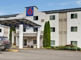 Motel 6-Roseburg, OR，位于罗斯堡的酒店