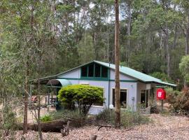 Harmony Forest Cottages & Lake side Lodge，位于玛格丽特河的木屋