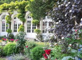 L'Orangerie White-Palacio，位于凡尔赛伊夫林县附近的酒店