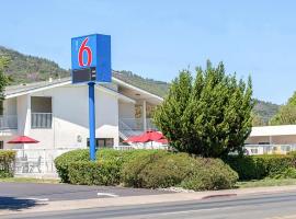 尤凯亚6号汽车旅馆，位于尤奇亚的酒店