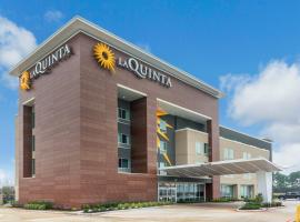 La Quinta Inn and Suites by Wyndham Houston Spring South，位于斯普林的酒店