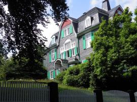 Villa Erbschloe，位于雷姆沙伊德的度假短租房
