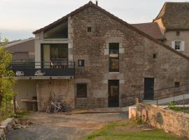 Gîte de fontanes aubrac Margeride loups du gevaudan Lozère，位于Saint-Sauveur-de-Peyre的酒店