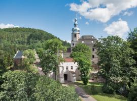 Zamek Sarny - Schloss Scharfeneck，位于克沃兹科的酒店