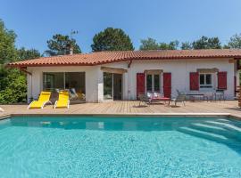 LANDAGAINA Villa with heated pool and garden Guethary close to Biarritz，位于盖塔里的酒店