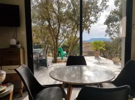 Charmante Maison avec jardin à Mornas