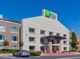 Holiday Inn Express Elk Grove West I-5 by IHG，位于埃尔克格罗夫的酒店