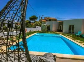 3 bedrooms house with shared pool enclosed garden and wifi at Atalaia 3 km away from the beach