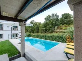 Charming villa in Cividade, 150 m² with private pool
