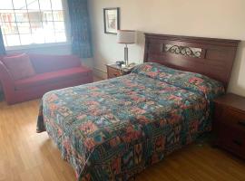 斯通豪斯汽车旅馆及餐厅，位于特鲁罗的酒店