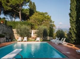 Fattoria Pagnana Suites & Pool，位于里尼亚诺苏拉尔诺的带泳池的酒店