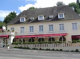 Logis Hotel Restaurant Du Commerce，位于Pont-d'Ouilly的酒店