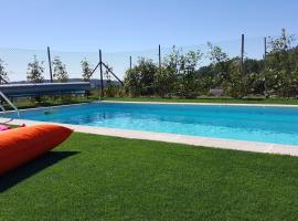 2 bedrooms bungalow with shared pool garden and wifi at Furtado，位于Furtado的酒店