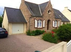 Maison chaleureuse à Erquy avec jardin et parking