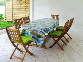 Maison avec vue sur la mer, Le Robert + Jardin et Terrasse，位于Quartier Lecomte的酒店
