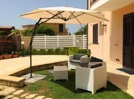 One bedroom appartement at Lido di Noto 400 m away from the beach with enclosed garden and wifi