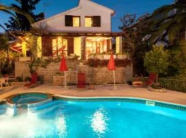 Spacious Villa in Seget Vranjica with Private Pool