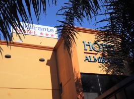 Almirante Hotel，位于Puerto San Martín的酒店
