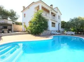 Spacious Apartment in Canyelles with Private Pool