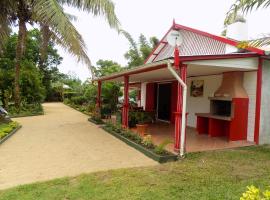 Studio with sea view enclosed garden and wifi at Foulpointe，位于Foulpointe的酒店