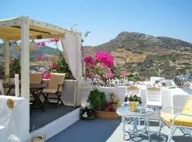 Welcoming House in Skyros with Mountain View