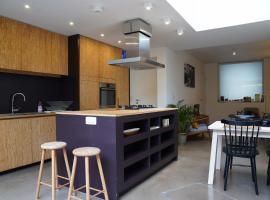 Well-situated and Comfortable Home，位于根特的酒店