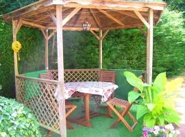 Maison accueillante à La Chapelle-aux-Choux avec jardin spacieux 70 m²